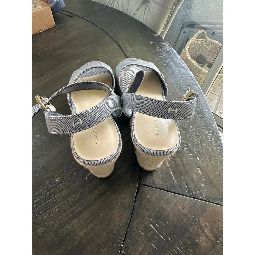 Tommy Hilfiger Gallie3 Blue Pinstripe Espadrille Wedge Sandals Womens 8.5M